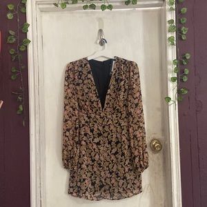 Mini V-neck dress